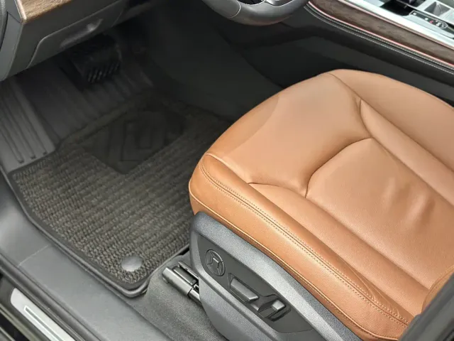 Audi Q7 — Фото автомобиля 17