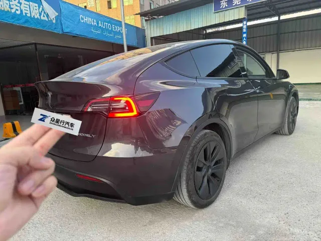 Tesla Model Y — Фото автомобиля 2