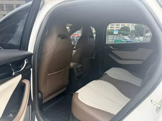 BYD Qin PLUS — Фото автомобиля 16