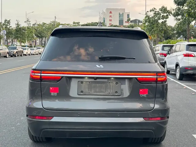 Li Auto ONE — Фото автомобиля 7