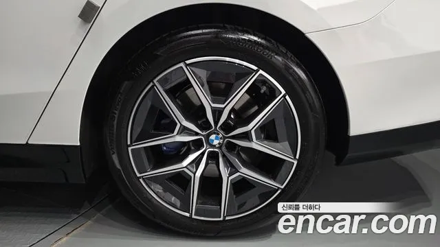 BMW 5-Series — Фото автомобиля 15