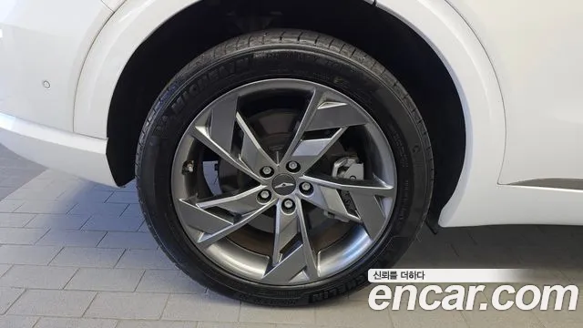 Genesis GV70 Electrified — Фото автомобиля 5