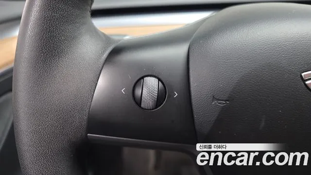 Tesla Model 3 — Фото автомобиля 22