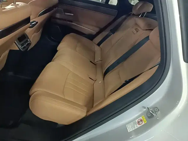 BYD Han L — Фото автомобиля 16