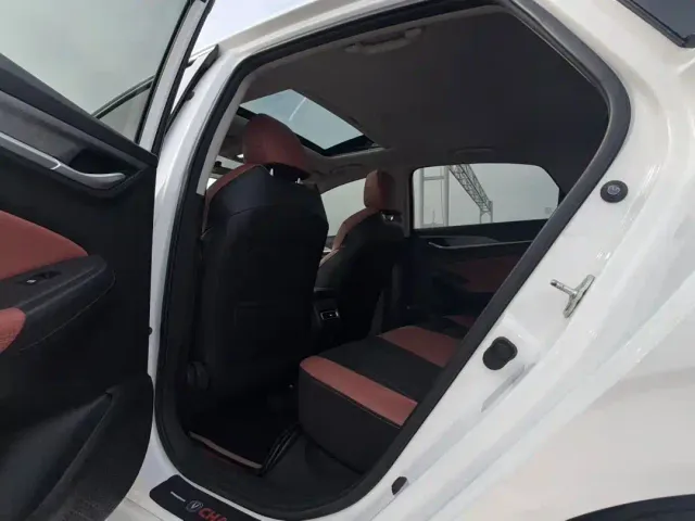 Changan Eado — Фото автомобиля 9