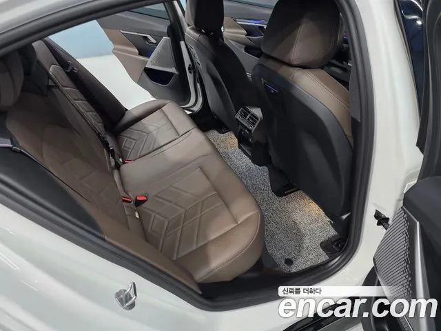 BMW 5-Series — Фото автомобиля 15