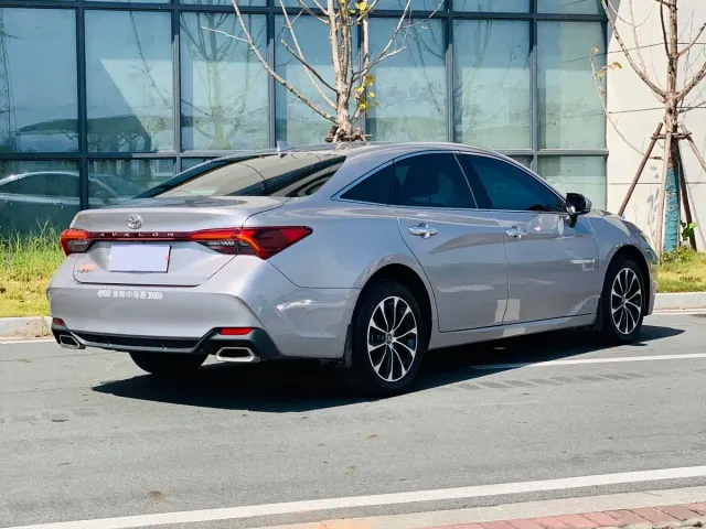 Toyota Avalon — Фото автомобиля 7
