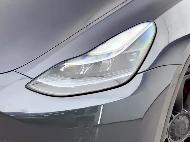 Tesla Model Y — Фото автомобиля 6