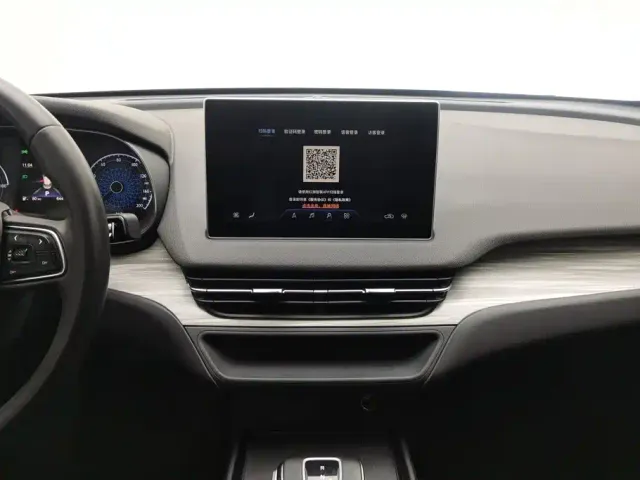 Hongqi E-QM5 — Фото автомобиля 13