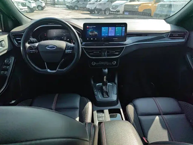 Ford Focus — Фото автомобиля 9