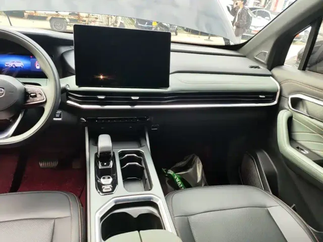 Geely Haoyue L — Фото автомобиля 12