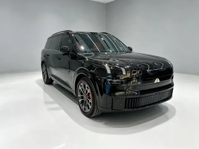 Lynk & Co 900 — Фото автомобиля 2