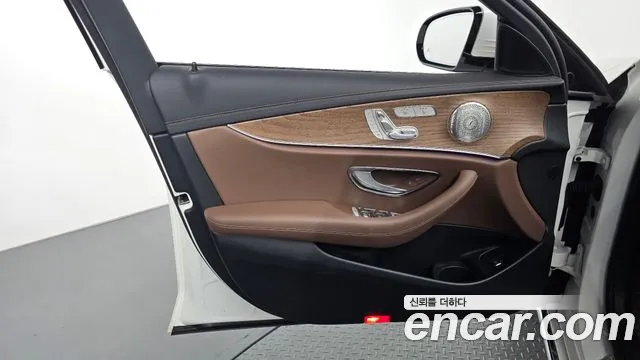 Mercedes-Benz E-Class W213 — Фото автомобиля 13