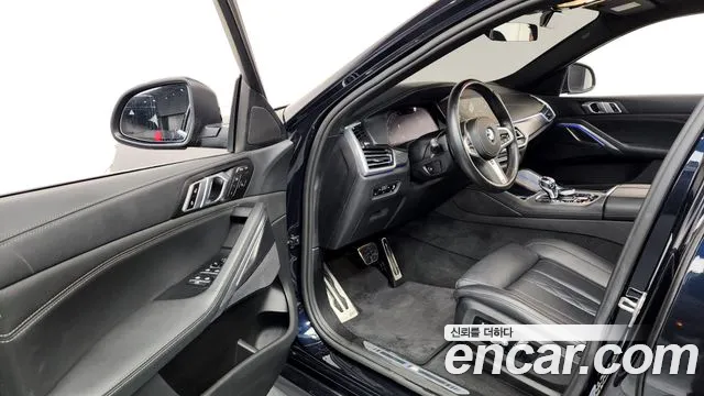 BMW X6 xDrive40i M Sport — Фото автомобиля 10