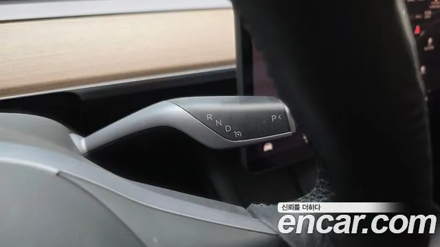 Tesla Model Y — Фото автомобиля 9