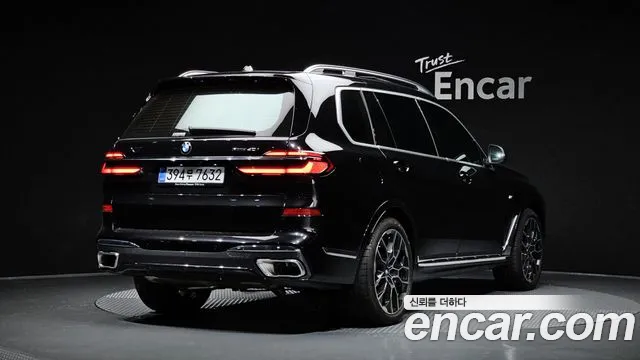 BMW X7 — Фото автомобиля 2
