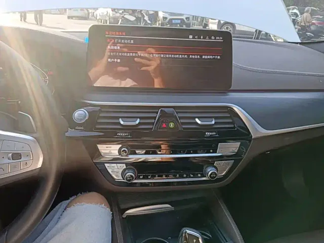 BMW 5 Series — Фото автомобиля 12