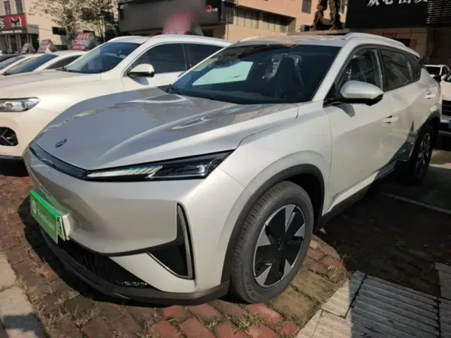 Фотография автомобиля — Dongfeng Fengshen L7
