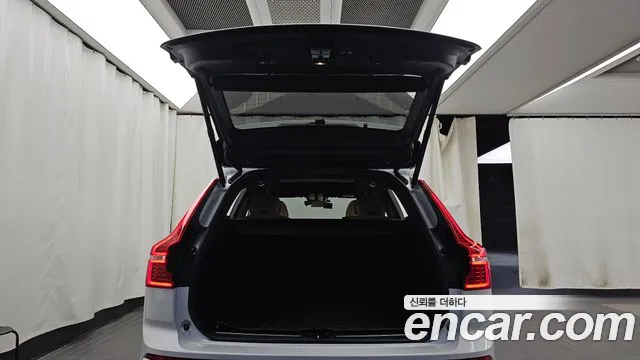 Volvo XC60 2nd Gen — Фото автомобиля 25