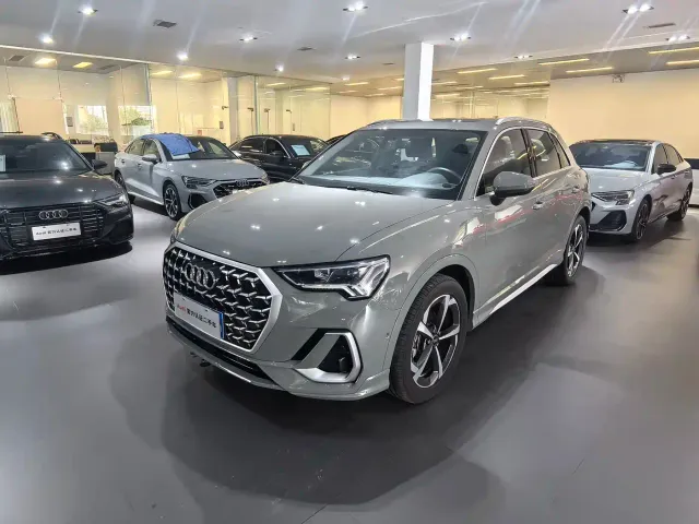 Фотография автомобиля — Audi Q3