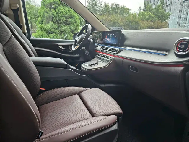 Mercedes-Benz V-Class — Фото автомобиля 9