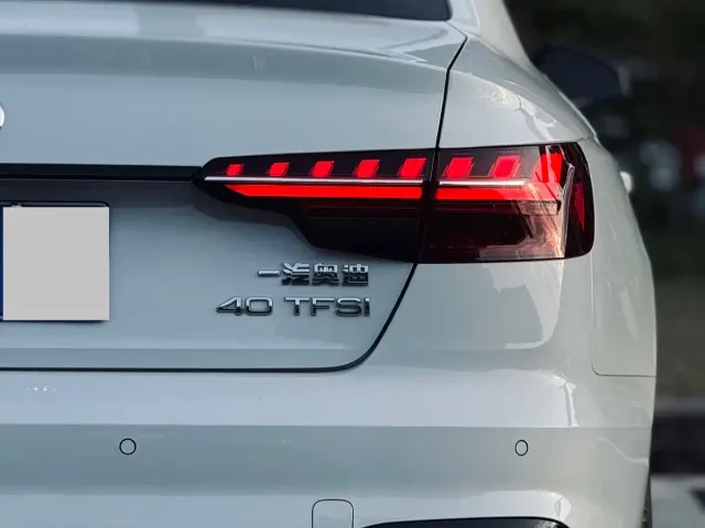 Audi A4L — Фото автомобиля 14