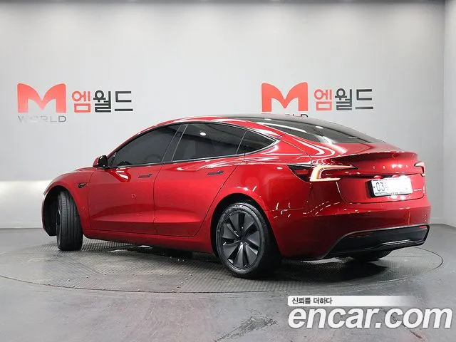 Tesla Model 3 — Фото автомобиля 3