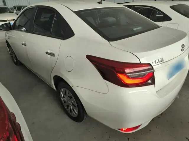 Toyota Vios 2022 1.5L 20th Anniversary Edition — Фото автомобиля 4