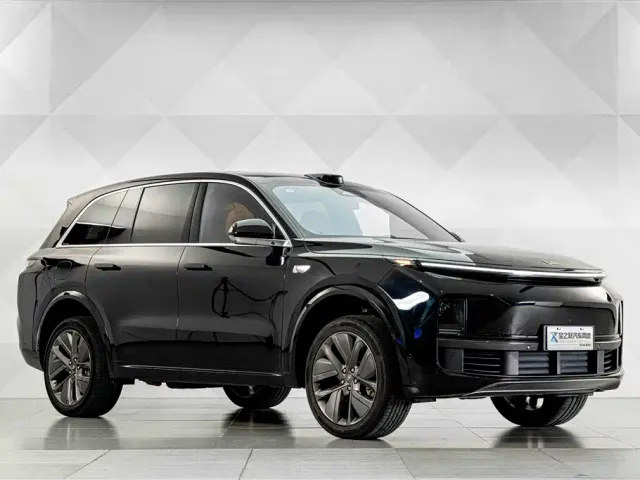 Li Auto L8 — Фото автомобиля 6