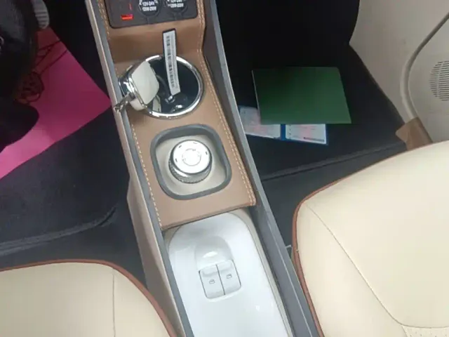Wuling Hongguang Mini EV — Фото автомобиля 13