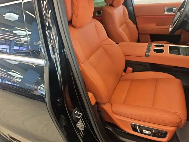 Li Auto L8 — Фото автомобиля 24