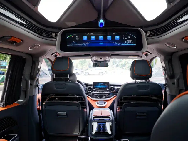 Mercedes-Benz V-Class — Фото автомобиля 13
