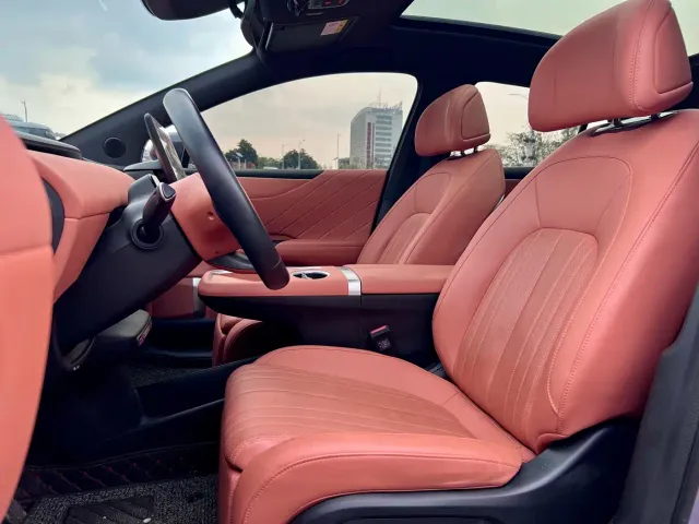 Changan Qiyuan E07 — Фото автомобиля 5