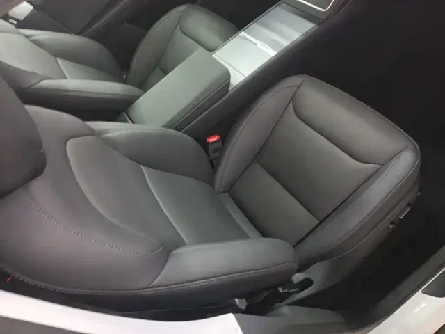 Tesla Model Y — Фото автомобиля 24