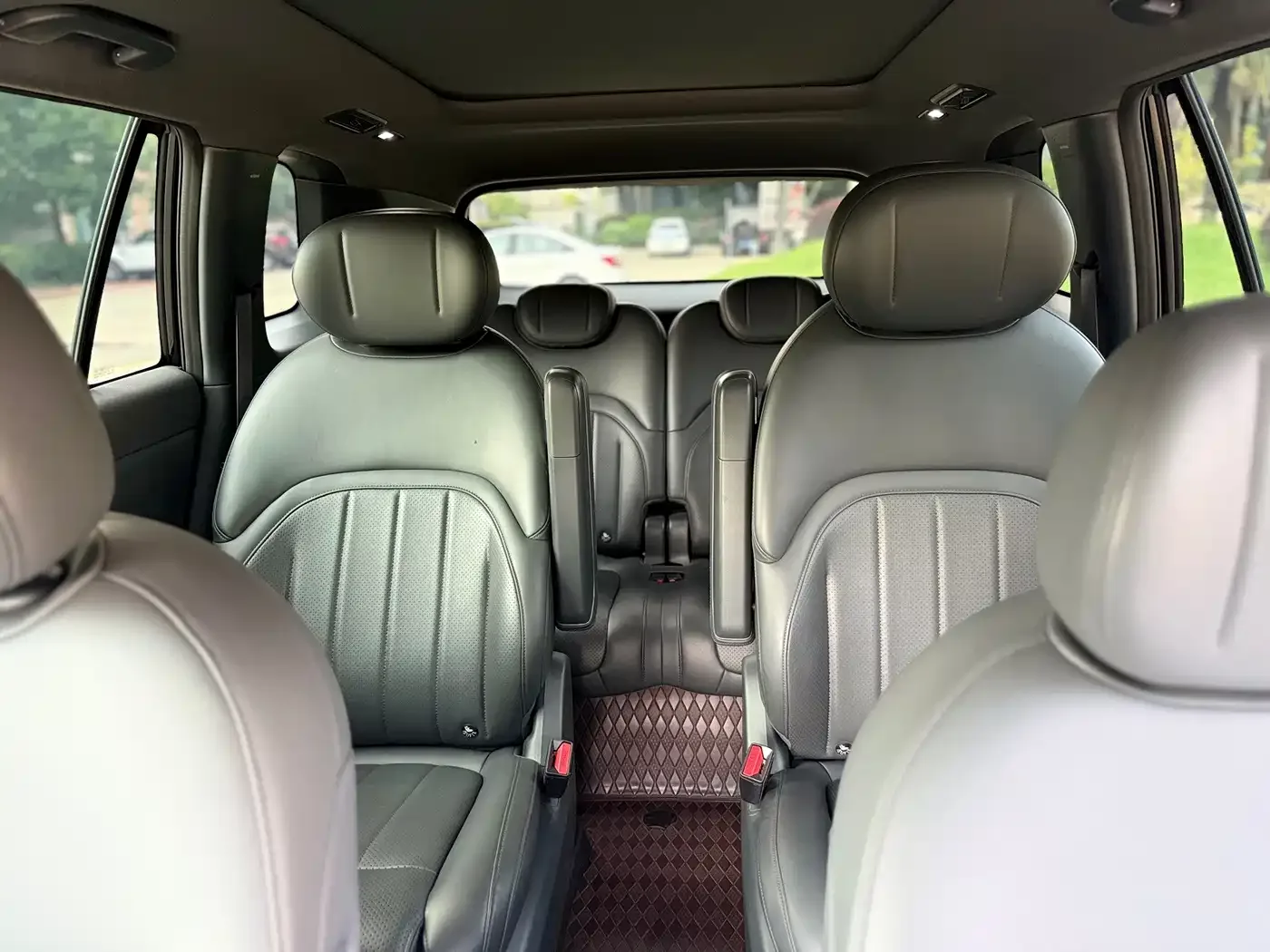 Dongfeng Yipai eπ008 2026 6-seater BEV Family Joy Edition — Фото автомобиля 16