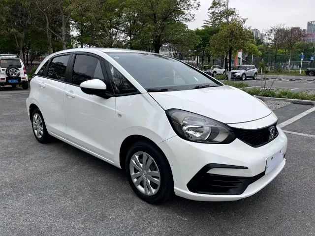 Honda Fit — Фото автомобиля 3