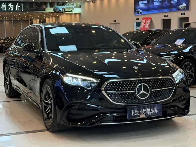 Mercedes-Benz E-Class — Фото автомобиля 2