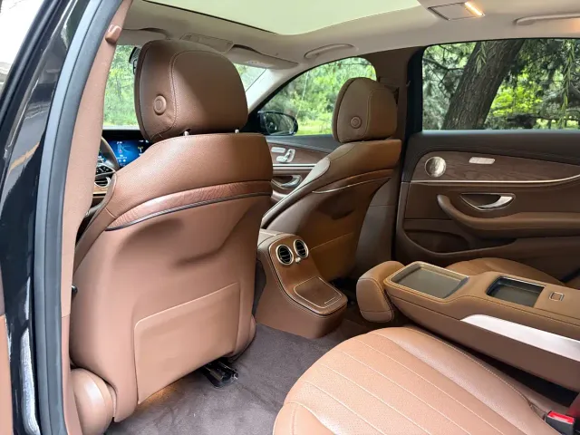 Mercedes-Benz E-Class — Фото автомобиля 20