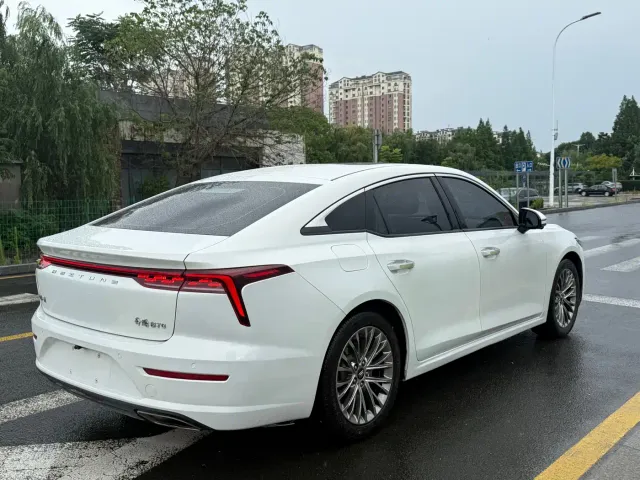 Bestune B70 — Фото автомобиля 11