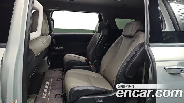 Kia Carnival — Фото автомобиля 12