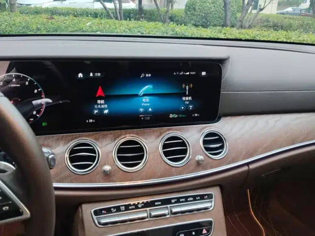 Mercedes-Benz E-Class — Фото автомобиля 13