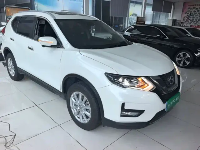 Nissan X-Trail — Фото автомобиля 3