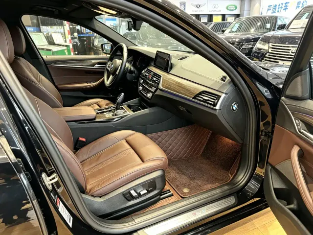 BMW 5 Series — Фото автомобиля 8