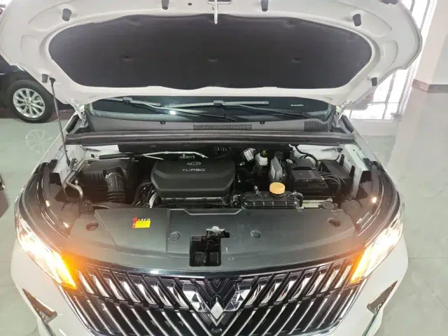 Wuling Jiachen — Фото автомобиля 16