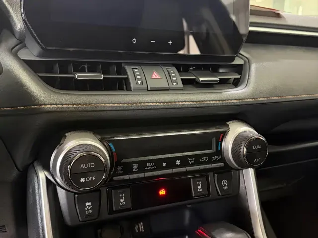 Toyota RAV4 — Фото автомобиля 7
