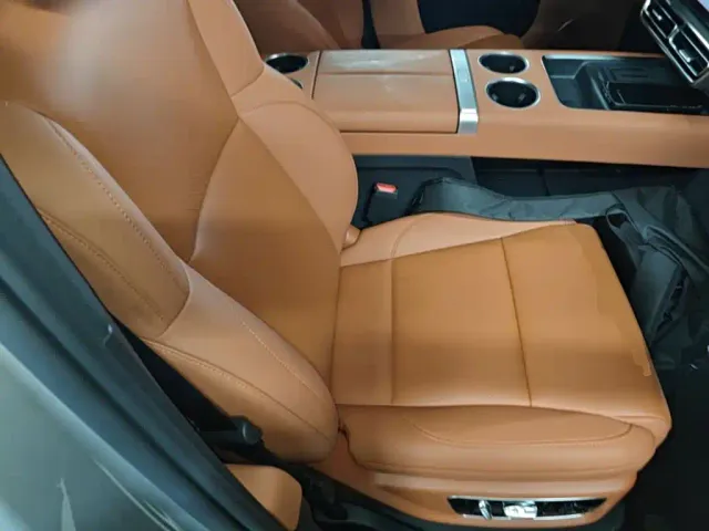 Li Auto L8 — Фото автомобиля 24