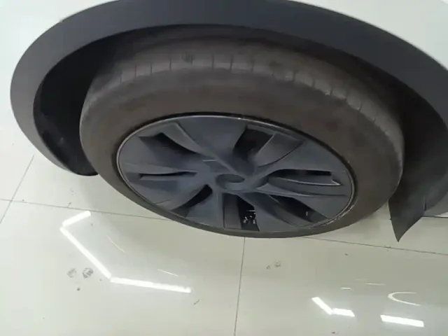 Tesla Model Y — Фото автомобиля 22