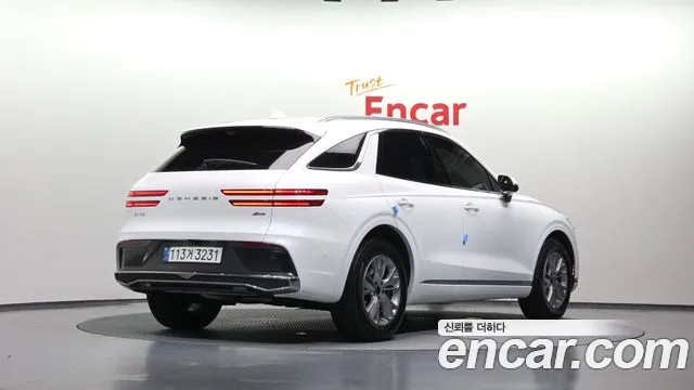 Genesis GV70 2.5T Бензин AWD — Фото автомобиля 2