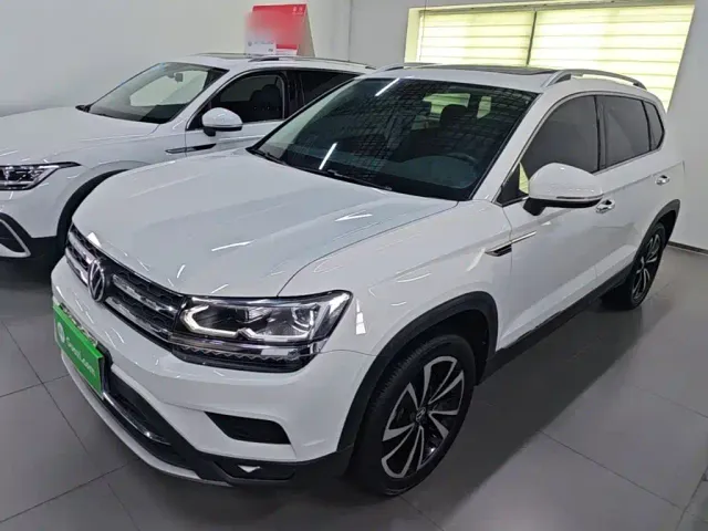 Фотография автомобиля — Volkswagen Tharu