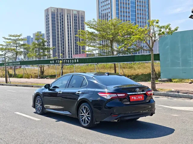 Toyota Camry — Фото автомобиля 10